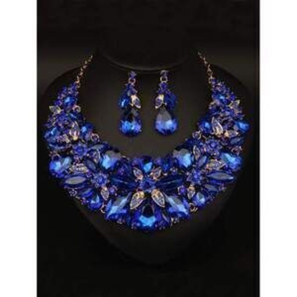 Extravagant Crystal Floral Necklace And Earring Set, Perfect For Brides And Brid
